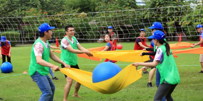 Team building game games adults go teamwork examples collaboration workplace francisco san playing working help great
